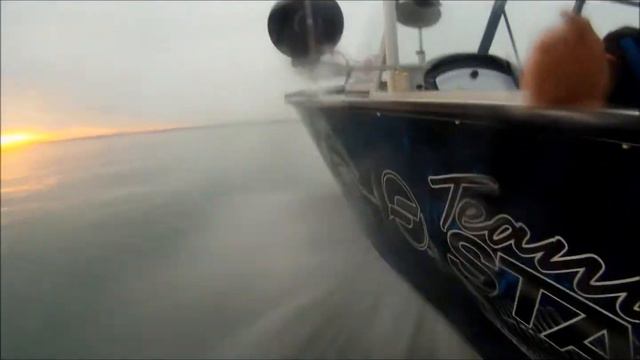 Starcraft STX 2050 screaming on the Detroit River смотреть онлайн