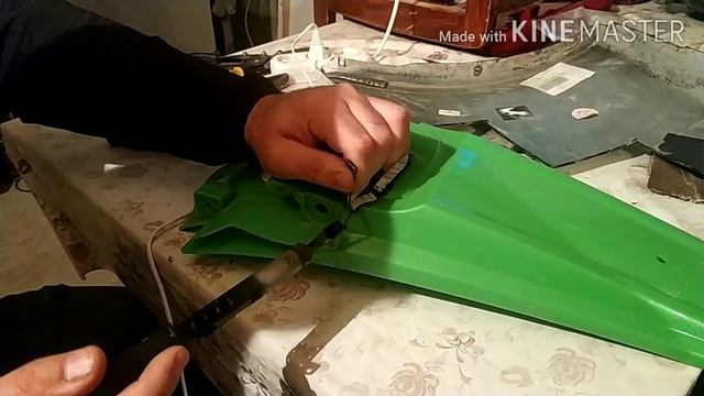 Как починить сломанное крыло от мотоцикла. смотреть онлайн