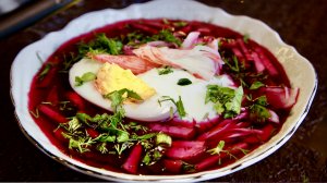 Бомбический холодный борщ с крабовыми палочками!