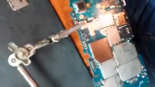 Ремонт BlackBerry Q5 замена слота SIM карты в Киеве смотреть онлайн