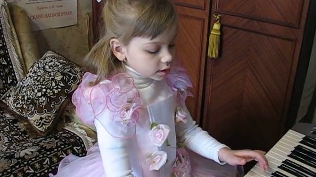 Коровушка. Ангелина Муравская 6 лет смотреть онлайн