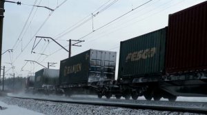 «Контейнеровоз» 2ЭС6-316 «Синара» с грузовым поездом