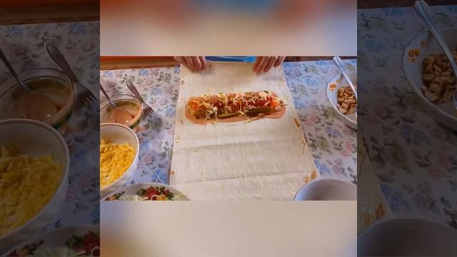 Осторожно! Очень вкусно! ШАУРМА по-домашнему. Ужин из лаваша смотреть онлайн