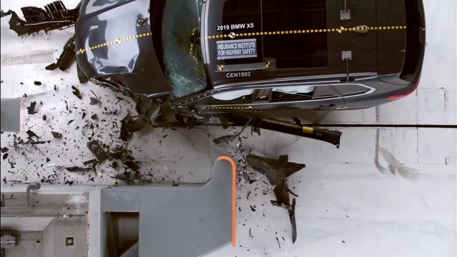 BMW X7 Crash test 2021