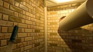 Как я устанавливаю вытяжной вентилятор  в санузле частного дома