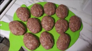 КОТЛЕТЫ ИЗ СВИНИНЫ СОЧНЫЕ ПО ДОМАШНЕМУ