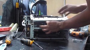 Hp LaserJet Professional M1132 MFP 52.00 Scanner Error تغيير وحدة ليزر برنتر ١١٣٢