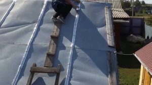 Латаю крышу битумной лентой