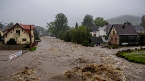 Затоплены улицы городов, потоки воды сносят дома. Циклон «Борис» накрыл страны центральной Европы