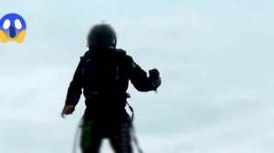 Летает на доске!! Фрэнки Запата Flyboard летающая доска над Ла-Маншем