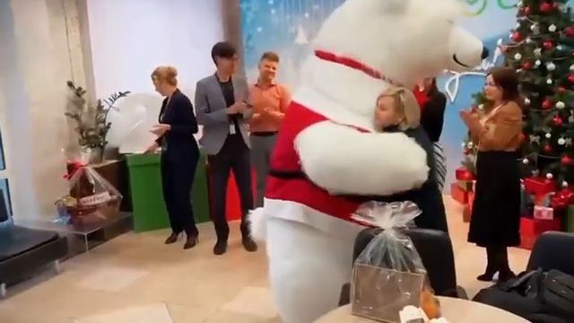 Мишка Данилка поздравляет с Новым годом Сбербанк смотреть онлайн