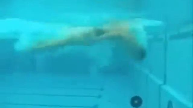 Плавание    замедленная съемка