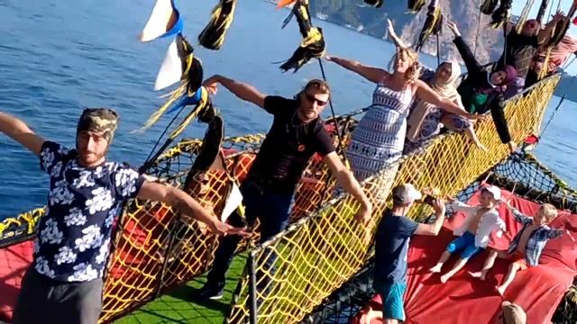 Анимация в Турции, Аланья / Яхта тур - Титаник шоу / BABA BOAT смотреть онлайн