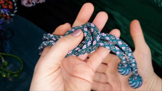 бисерные украшения// вязаные бисерные жгуты//маркеры для вязания//обзор моих готовых работ смотреть онлайн