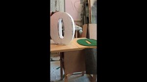 Буквы из пенопласта и искусственного газона