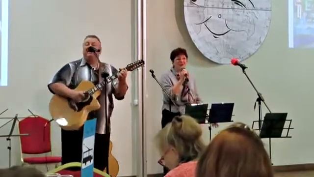 "Голубые города" Музыка А. Петров, сл. Лев Куклин. Исполняют Ирина Симачева и Сергей Блакунов смотреть онлайн