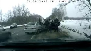 Разборка на обочине...