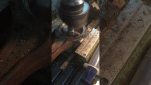 Расточка шатуна на фрезерном станке