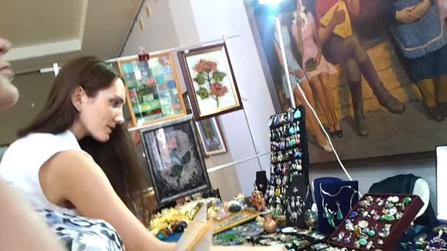 Выставка-ярмарка в Челябинске. Исконно уральский самоцвет - топаз.