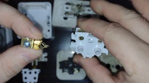 как выбрать надежную розетку