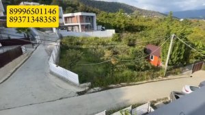 Участок с небольшим уклоном. Отличный подъезд. Вид на горы.