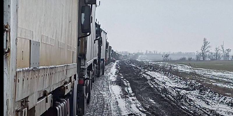 Украинцы заметили большое скопление российской техники на трассе Бердянск – Мариуполь | новости дня