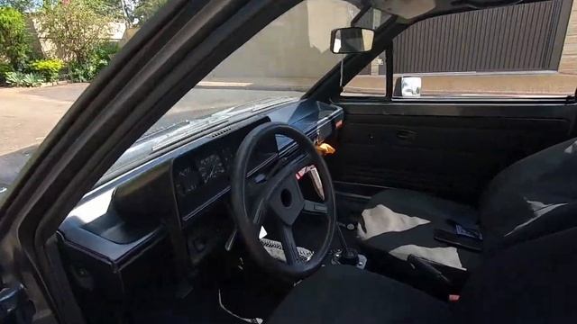 VOLKSWAGEN VOYAGE LS 1981 1.5 MD (ALIVIADO) смотреть онлайн