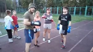 Оверхенд и боксерская комбинация на встречу.И методика отработки данной комбинации с партнёром.