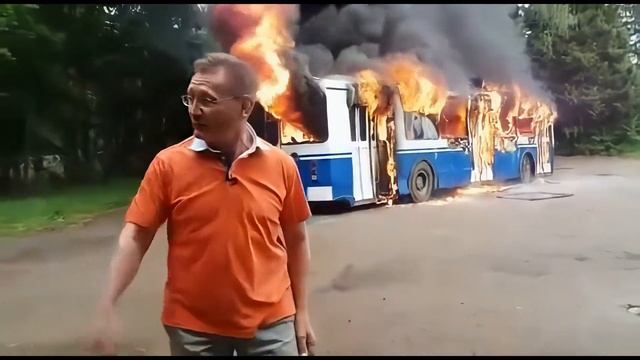 ТРОЛЛЕЙБУС ГОРИТ 8K 60FPS (УЛУЧШЕННЫЙ МЕМ)??