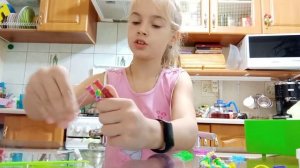 Плетение браслета лесенкой из резиночек на рогатке