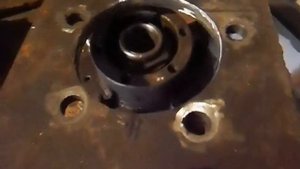 Ось качения на передний мост самодельного минитрактора. ч 1