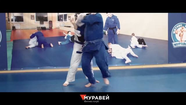 Фитнес-центр Муравей смотреть онлайн