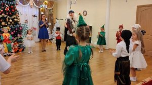 новый год 2019 (старшая гр.) "Разговор с Бабой Ягой"