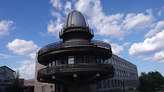 Интересный дом с куполом обсерватории в Петрозаводске.