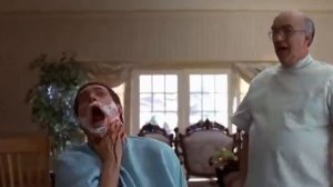 Перерезал горло человеку во время бритья