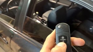 Поднимаем и опускаем все окна с кнопки на брелке Mazda
