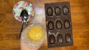 5 правил для идеальных мадлен. Классический рецепт и вариант с чаем матча.