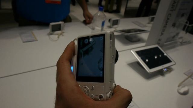 Samsung WB250F Camera Hands On at the CES 2013 смотреть онлайн