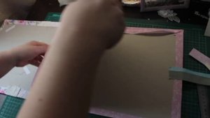 КАК ВКЛЕИВАТЬ ТКАНЕВЫЙ ПЕРЕПЛЕТ В ОБЛОЖКУ АЛЬБОМА. МАСТЕР КЛАСС. СКРАПБУКИНГ.mp4