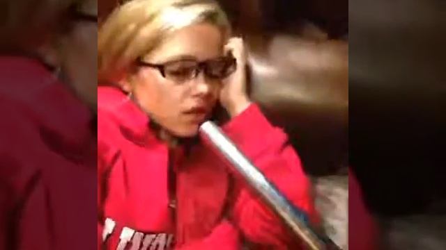 Как разбудить девушку прикол смотреть онлайн