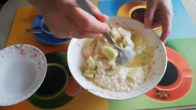 Как приготовить творожную запеканку с яблоками. Вкусный бабушкин рецепт. смотреть онлайн