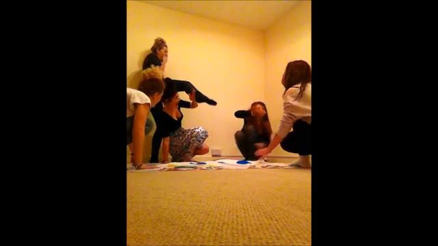 Drunk Twister смотреть онлайн