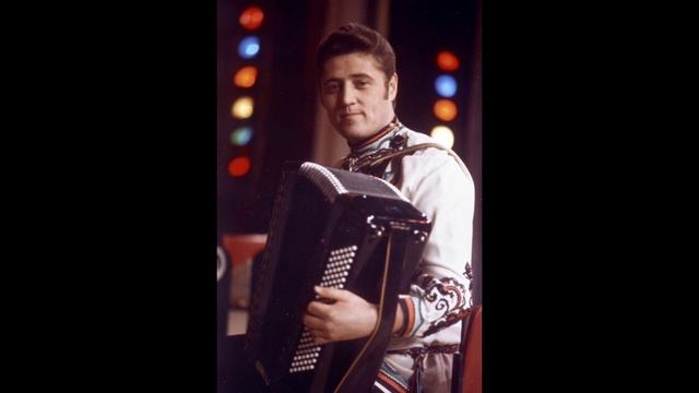 На арене Виктор Гридин смотреть онлайн