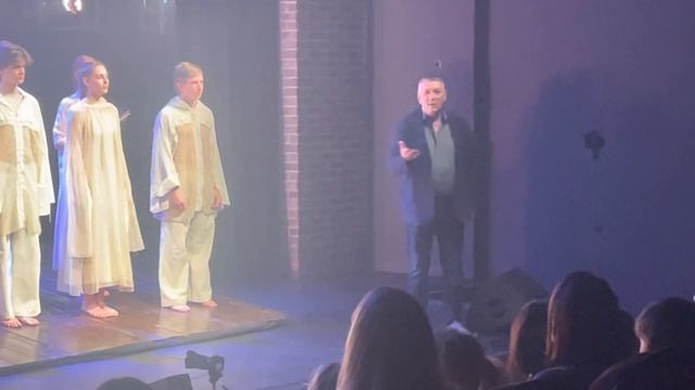 Поклоны спектакля «СОН О ДОЖДЕ» 06.04.2023. 19:00 смотреть онлайн