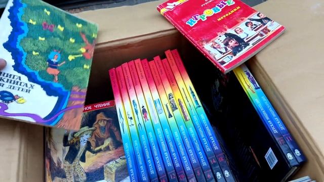 Собрал книги в дар для сельской библиотеки Ревякино Иркутской области. смотреть онлайн