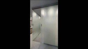 Монтаж цельностеклянных откатных дверей