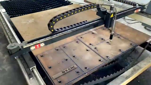 Плазменная резка стали 20мм на станке собственного производство с источником LGK-180А смотреть онлайн