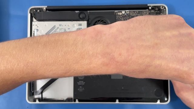 Remplacement de la batterie du MacBook Pro 13 Unibody mi 2010