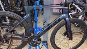 Twitter R10 with RS 22s ( Holographic color) with carbon wheels