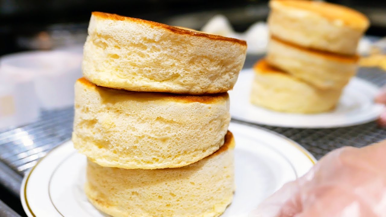 New York City Food - JAPANESE FLUFFY PANCAKES Taiyaki NYC.mp4